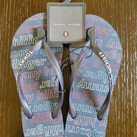 Tommy Hilfiger Flip Flops🩴 - Picture 11 of 13